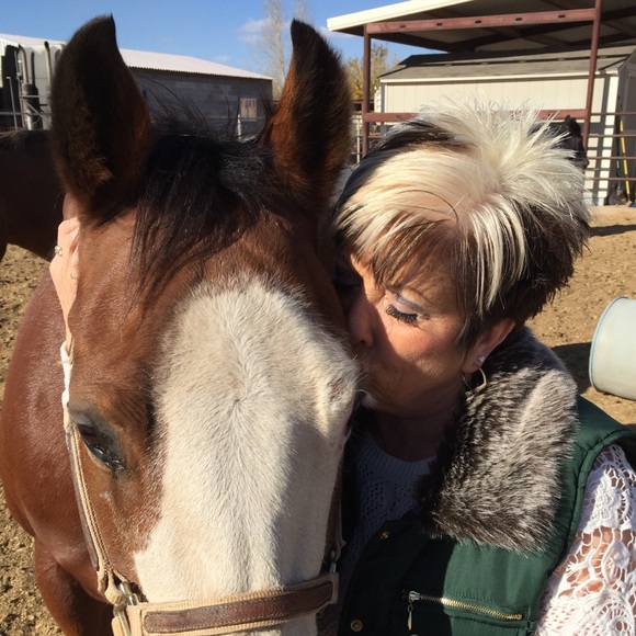 Meet your Posher, Kim - Picture 4 of 7